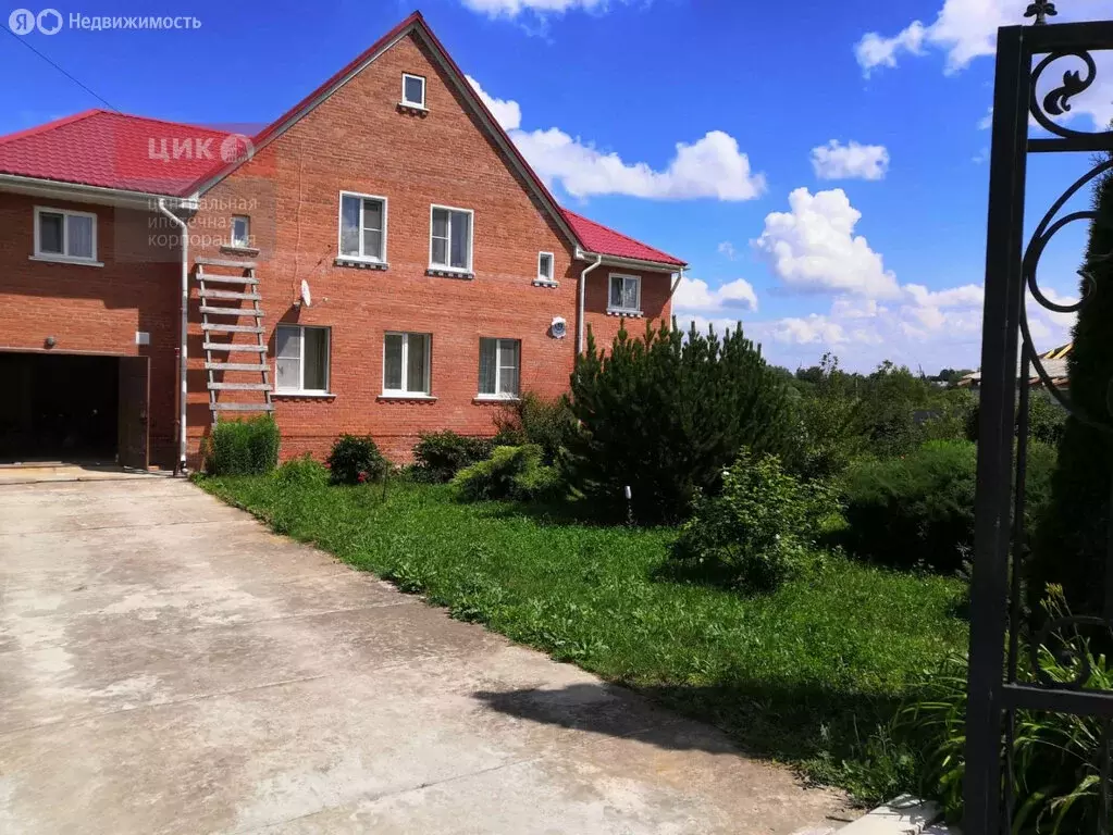 Дом в село Истье, Мострансгазовская улица, 52 (330.8 м) - Фото 1