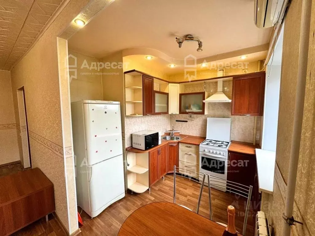 2-к кв. Волгоградская область, Волгоград ул. Дымченко, 10 (45.0 м) - Фото 0