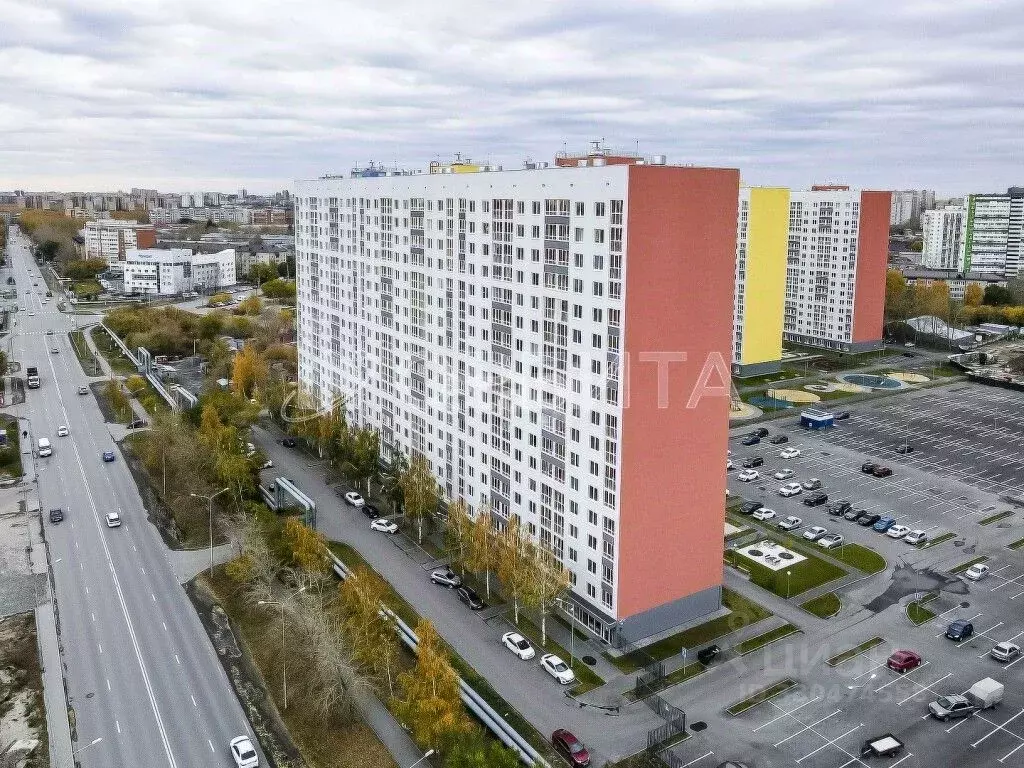 2-к кв. Тюменская область, Тюмень ул. Ветеранов Труда, 9А (55.6 м) - Фото 1