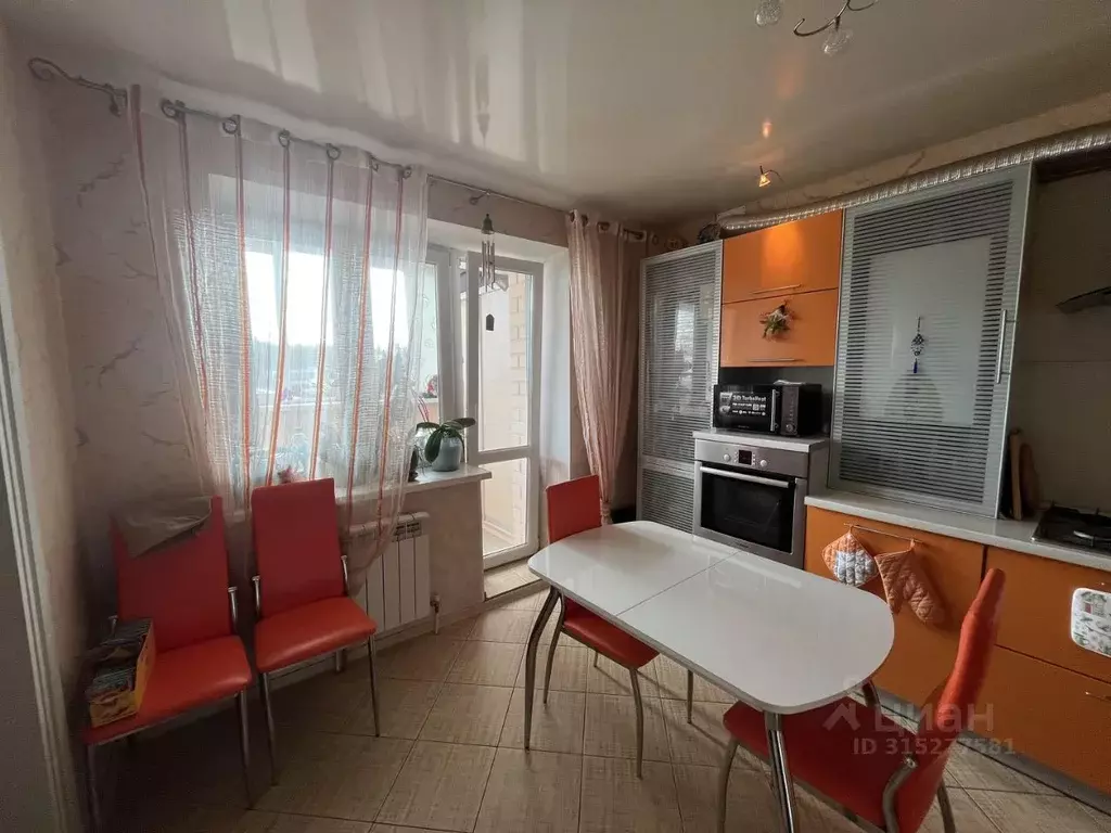 2-к кв. Свердловская область, Екатеринбург ул. Чкалова, 248 (67.2 м) - Фото 2