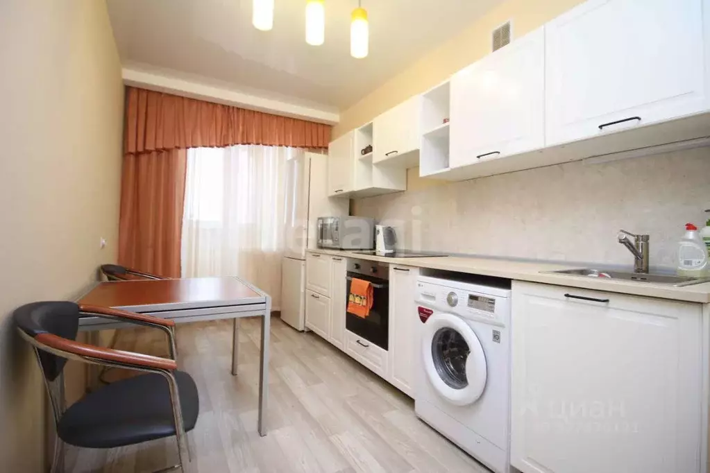 2-к кв. Тюменская область, Тюмень ул. Беляева, 33к2 (50.0 м) - Фото 1