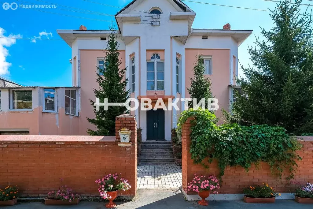 Дом в Новосибирск, улица Ивлева, 183 (307.1 м) - Фото 1