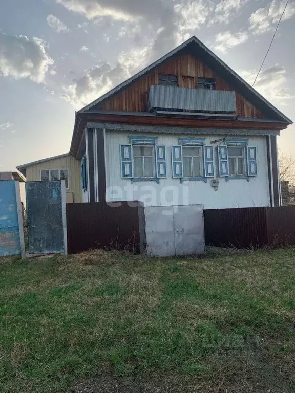 Дом в Башкортостан, Гафурийский район, Белоозерский сельсовет, с. ... - Фото 0