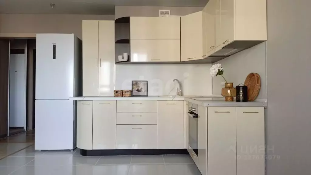 Студия Тюменская область, Тюмень Мелиораторов мкр, ул. Сидора ... - Фото 1