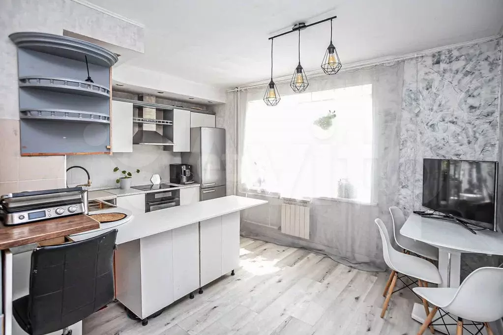 3-к. квартира, 108 м, 4/6 эт. - Фото 0