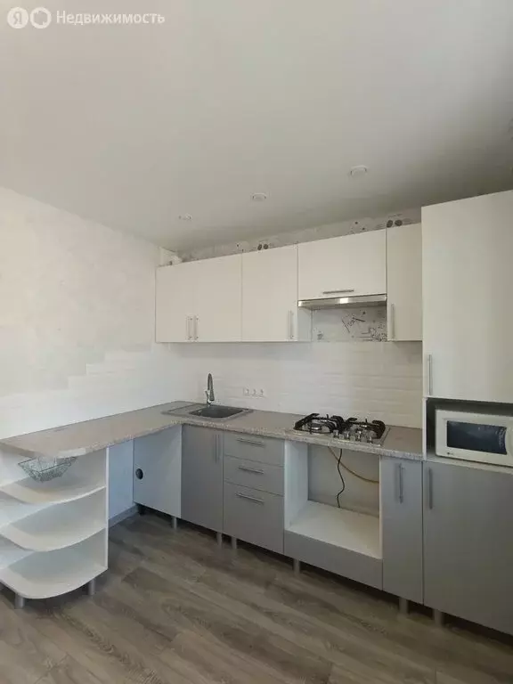 2-комнатная квартира: Чебоксары, улица Академика В.Н.Челомея, 5 (63 м) - Фото 0