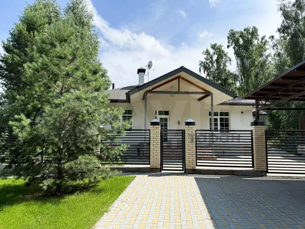 Дом 225 м на участке 7,5 сот. - Фото 0