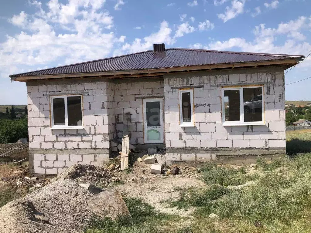 Дом в Крым, Симферопольский район, с. Урожайное ул. Амет-Хана Султана ... - Фото 1