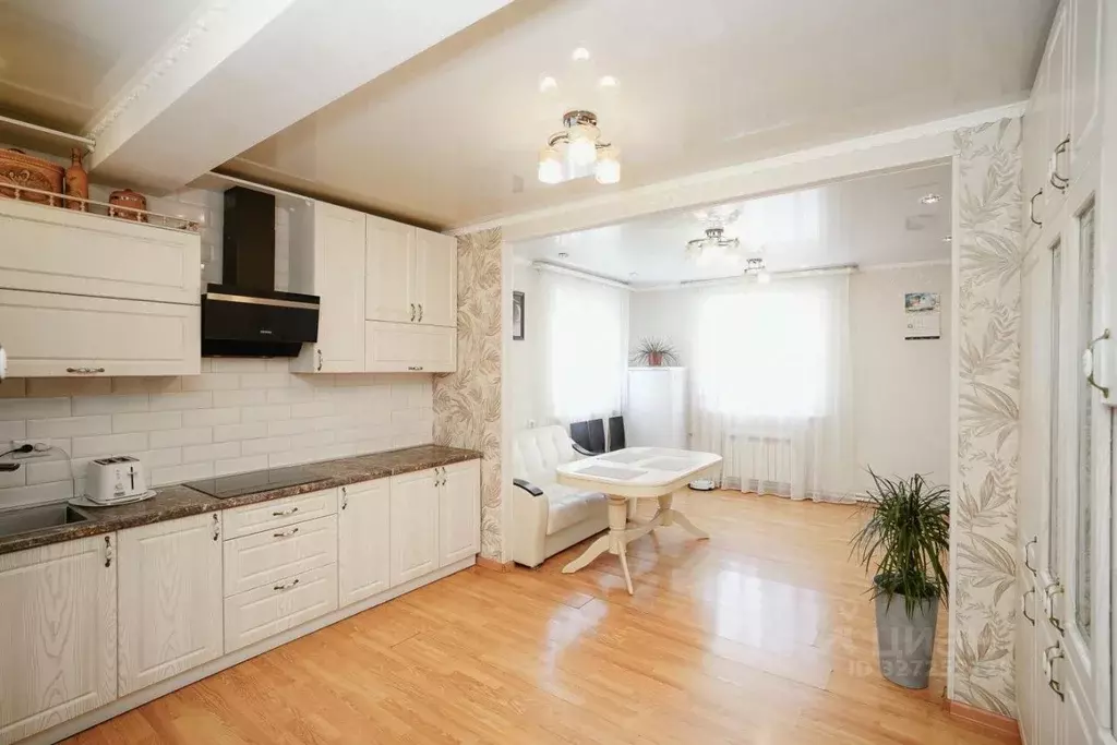 Дом в Омская область, Омский район муниципальный округ, пос. ... - Фото 1