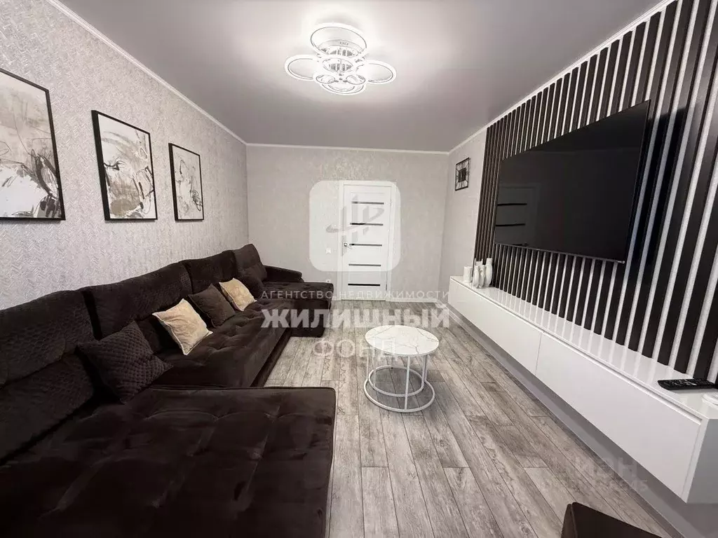 3-к кв. Саратовская область, Энгельс Красноармейская ул., 88А (85.0 м) - Фото 1