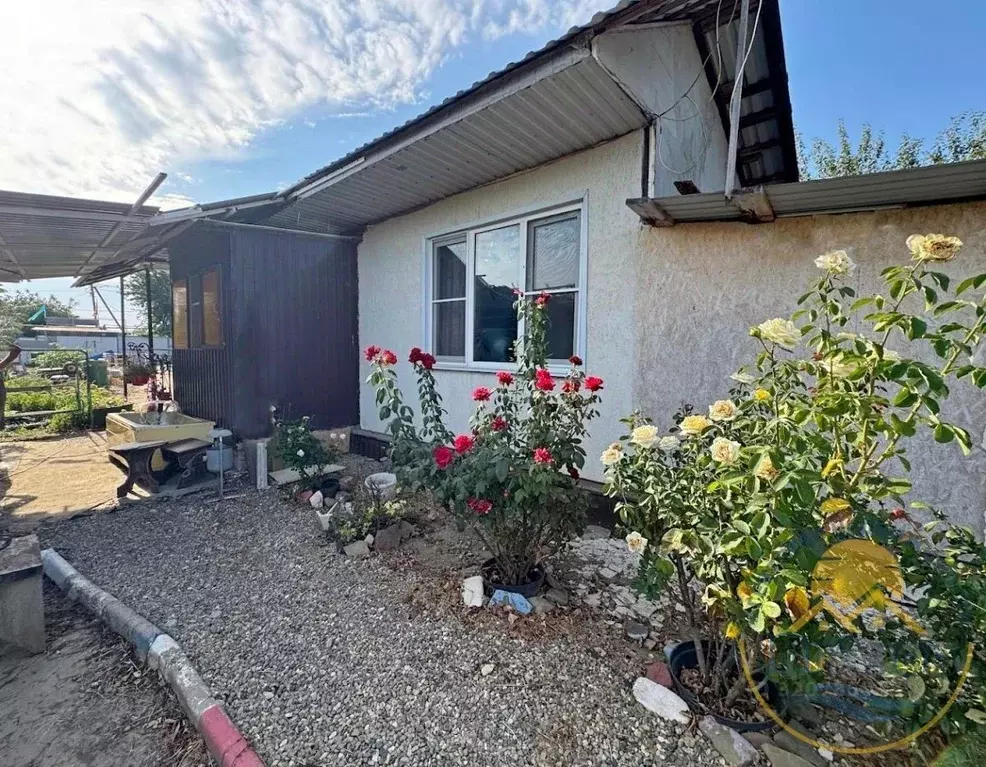 Дом в Краснодарский край, Темрюкский район, Ахтанизовское с/пос, пос. ... - Фото 1