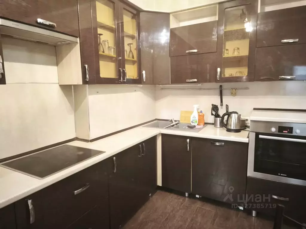 2-к кв. Курская область, Курск просп. Вячеслава Клыкова, 60 (79.1 м) - Фото 1