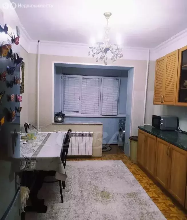 3-комнатная квартира: Махачкала, улица Каммаева, 2А (66 м) - Фото 1