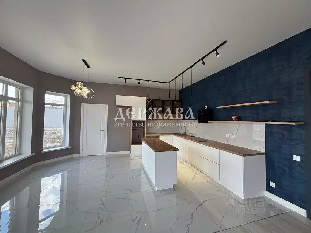 Коттедж в Белгородская область, Старый Оскол ул. Вяземская, 6 (204 м) - Фото 1