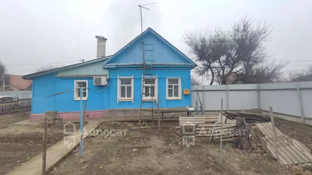 Дом в Волгоградская область, Волгоград Верхнезареченский пгт, ул. ... - Фото 1