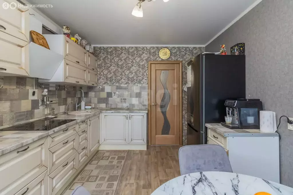 2-комнатная квартира: Тюмень, улица Мельникайте, 122 (60.1 м) - Фото 1
