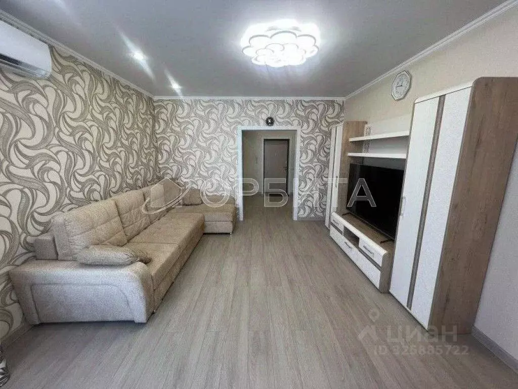 3-к кв. Тюменская область, Тюмень ул. Федюнинского, 30 (83.2 м) - Фото 1