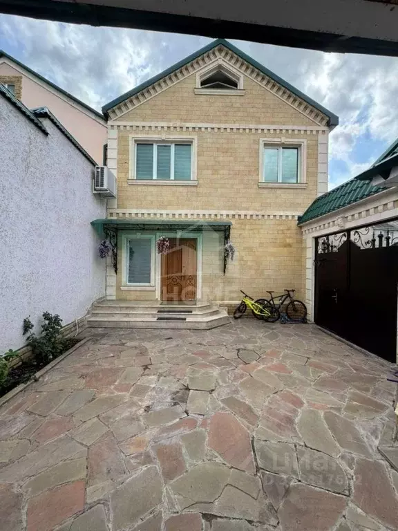 Дом в Дагестан, Махачкала ул. Северо-Осетинская, 131 (200 м) - Фото 1