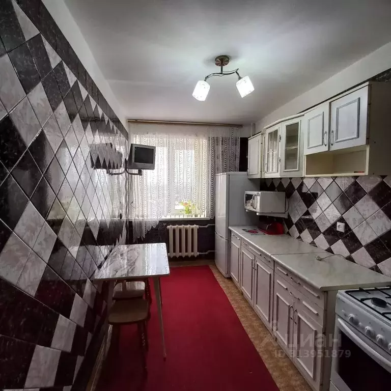 2-к кв. Саратовская область, Саратов ул. Имени П.И. Чайковского, 1 ... - Фото 0