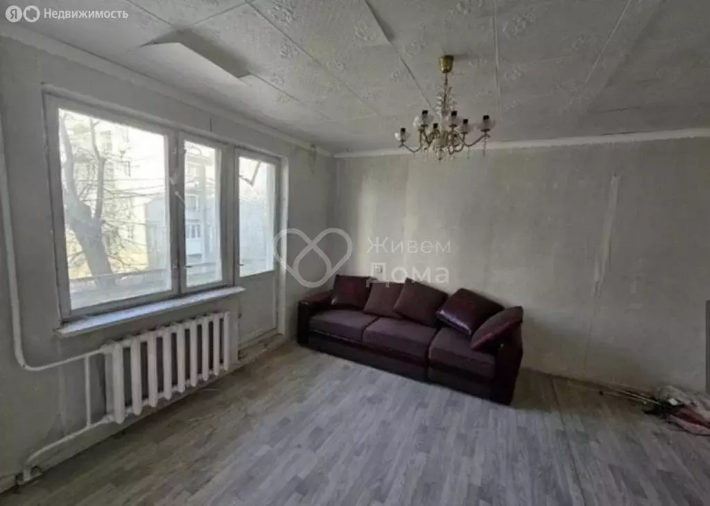 4-комнатная квартира: Волгоград, улица Военный городок, 7 (73.9 м) - Фото 1