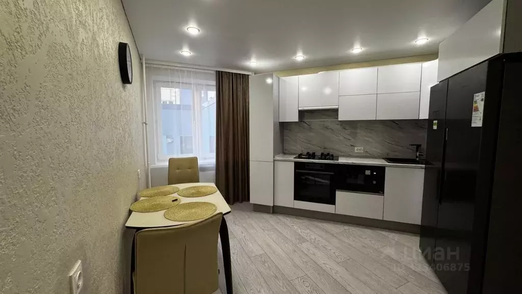 2-к кв. Башкортостан, Стерлитамак Крымская ул., 12 (56.0 м) - Фото 1