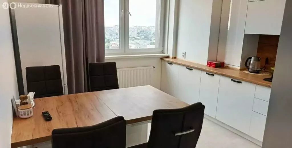 1-комнатная квартира: Калининград, улица Горького, 98 (50 м) - Фото 1