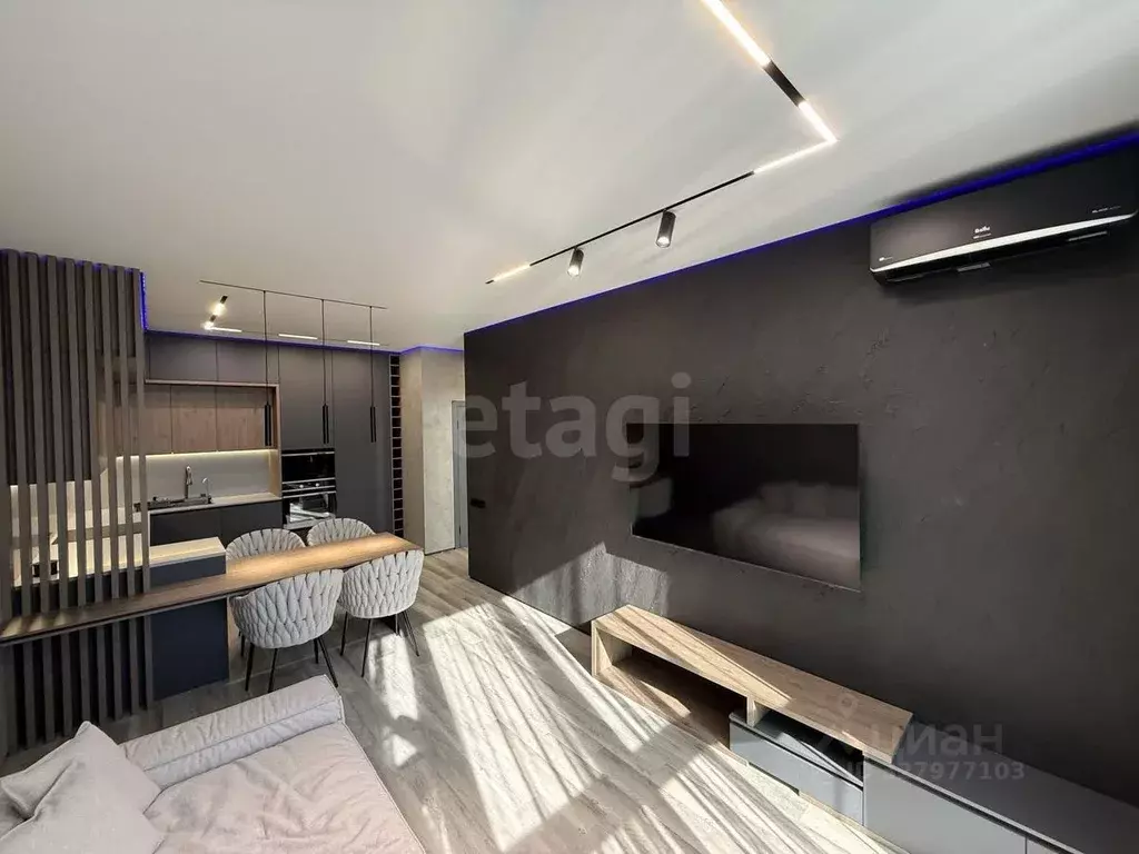 2-к кв. Тюменская область, Тюмень ул. Евгения Войнова, 7 (76.0 м) - Фото 1