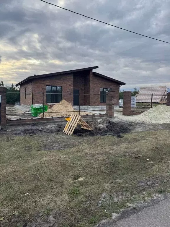 Дом в Белгородская область, Старооскольский городской округ, с. Котово ... - Фото 1