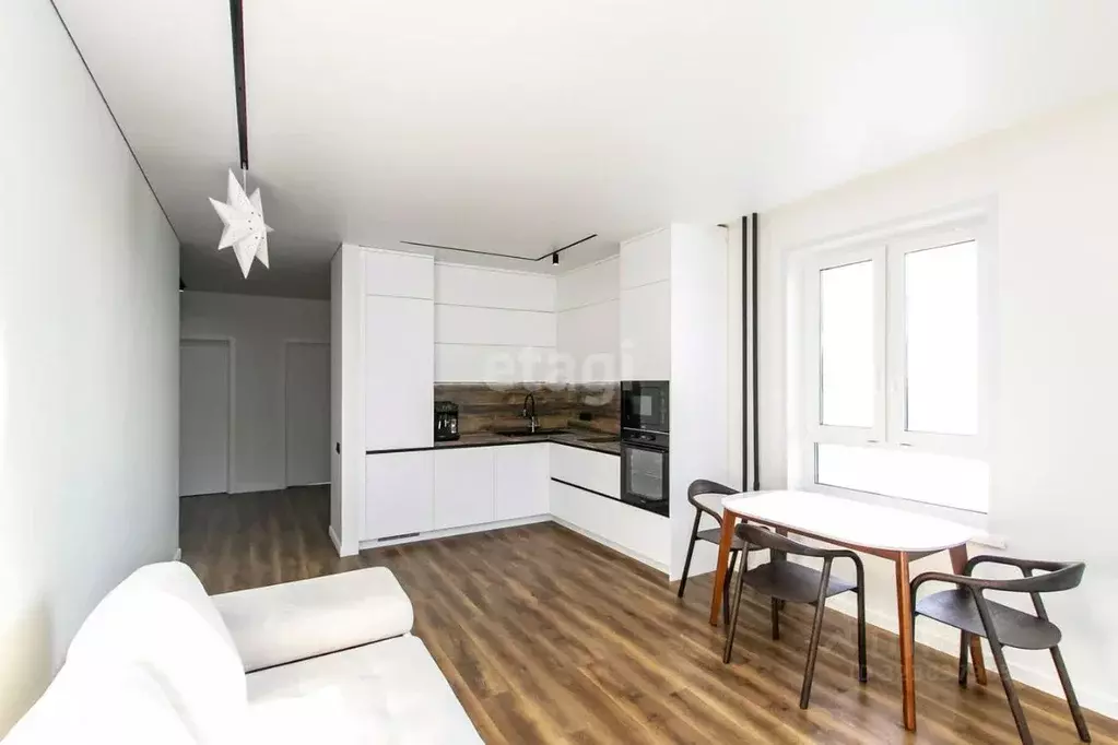 2-к кв. Тюменская область, Тюмень ул. Пожарных и Спасателей, 5к1 (69.2 ... - Фото 1