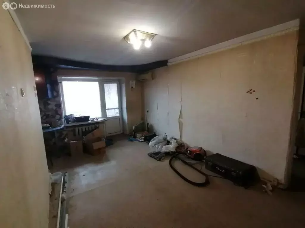 3-комнатная квартира: Астрахань, улица Николая Островского, 74к1 (55.8 ... - Фото 2