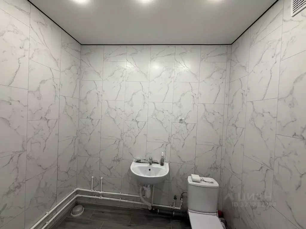 Помещение свободного назначения в Свердловская область, Екатеринбург ... - Фото 2