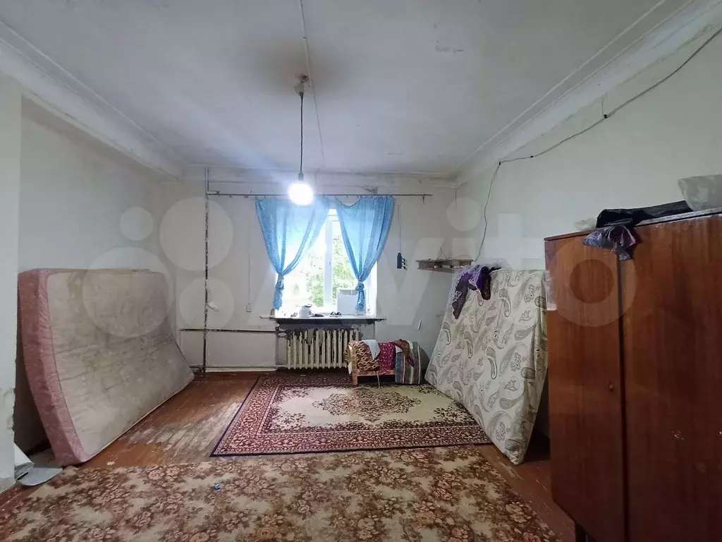 Комната 33 м в 3-к., 2/2 эт. - Фото 1