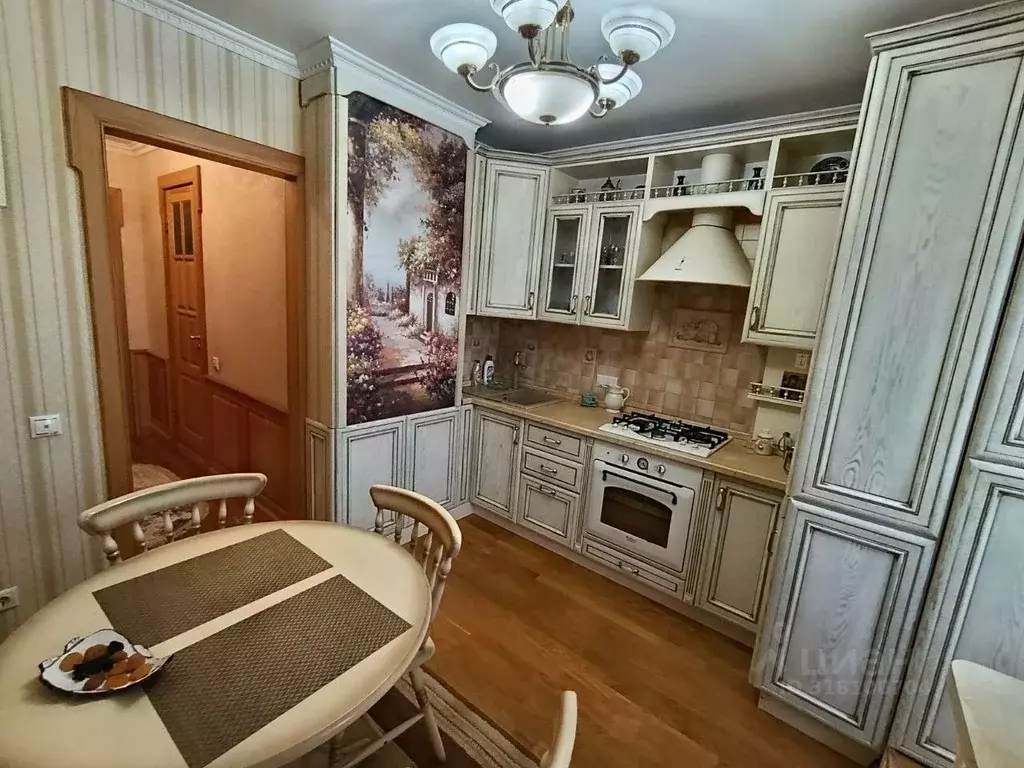 3-к кв. Белгородская область, Белгород ул. Есенина, 46а (71.4 м) - Фото 0