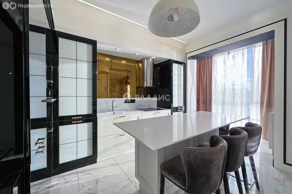 2-комнатная квартира: Калининград, улица Льва Толстого, 16В (67.2 м) - Фото 1