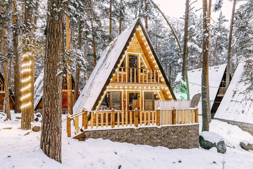 Дом в Кабардино-Балкария, Эльбрусский район, с. Терскол ул. Иткол, 9Е ... - Фото 0