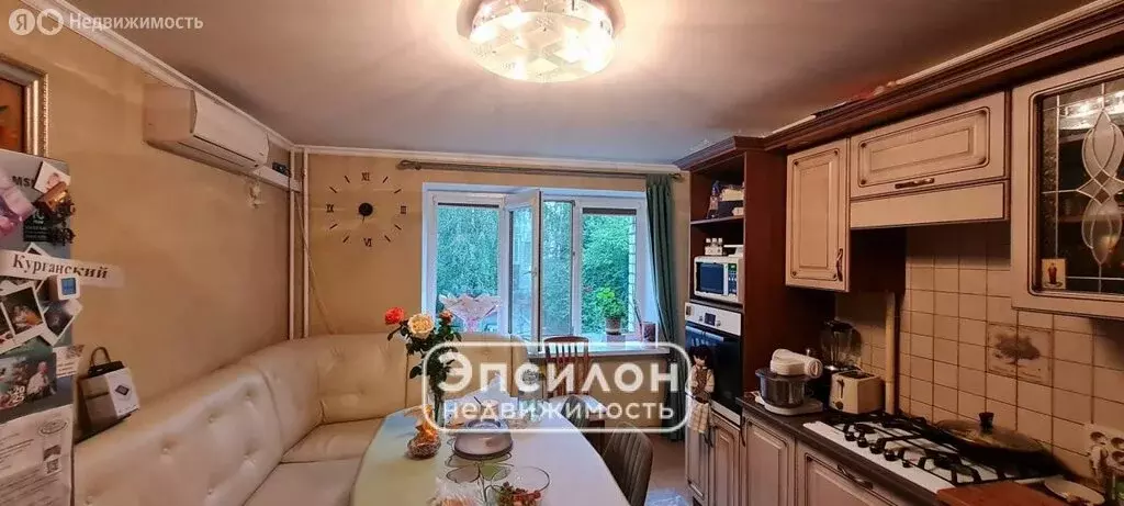3-комнатная квартира: Курск, проспект Хрущёва, 4 (82.7 м) - Фото 0