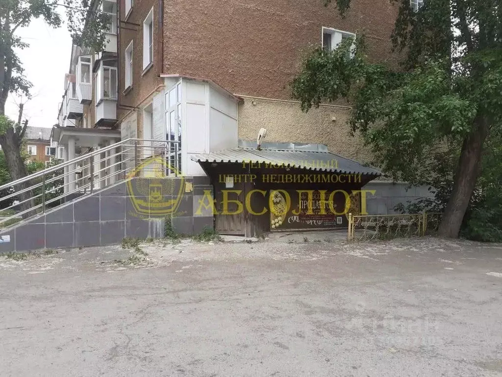 Торговая площадь в Свердловская область, Ревда ул. Чехова, 14 (69 м) - Фото 0