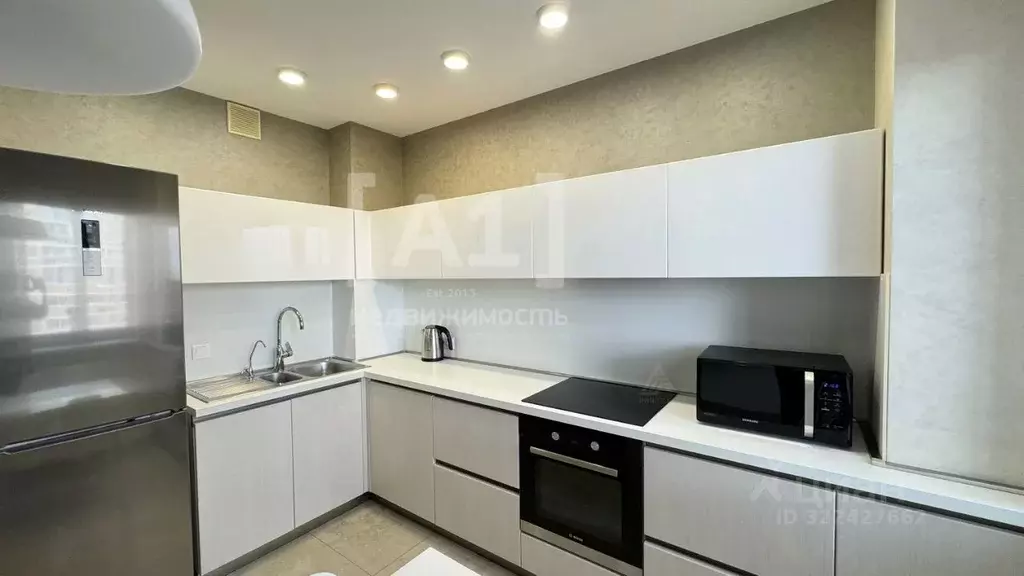 2-к кв. Челябинская область, Челябинск ул. 40-летия Победы, 11 (80.4 ... - Фото 0