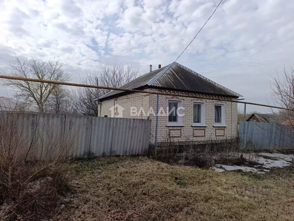 Дом в Белгородская область, Корочанский район, Алексеевское с/пос, с. ... - Фото 1