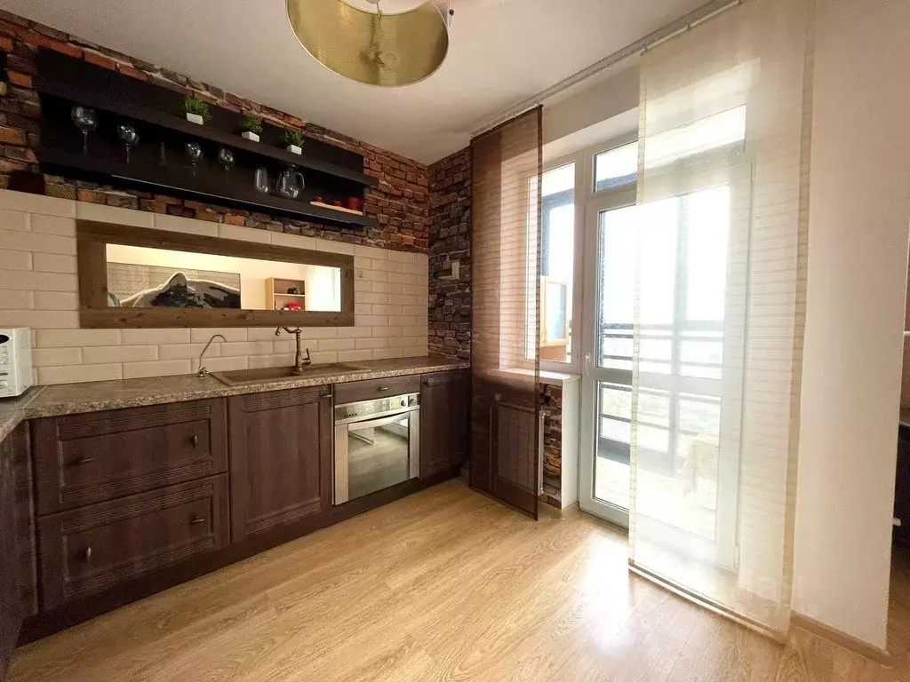 Студия Свердловская область, Екатеринбург ул. Индустрии, 66 (28.1 м) - Фото 1