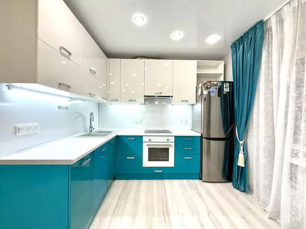 2-к кв. Коми, Сыктывкар Петрозаводская ул., 27/1 (56.4 м) - Фото 0