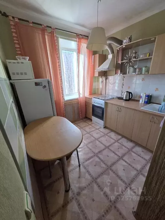 1-к кв. Омская область, Омск Нефтезаводская ул., 9 (30.0 м) - Фото 1