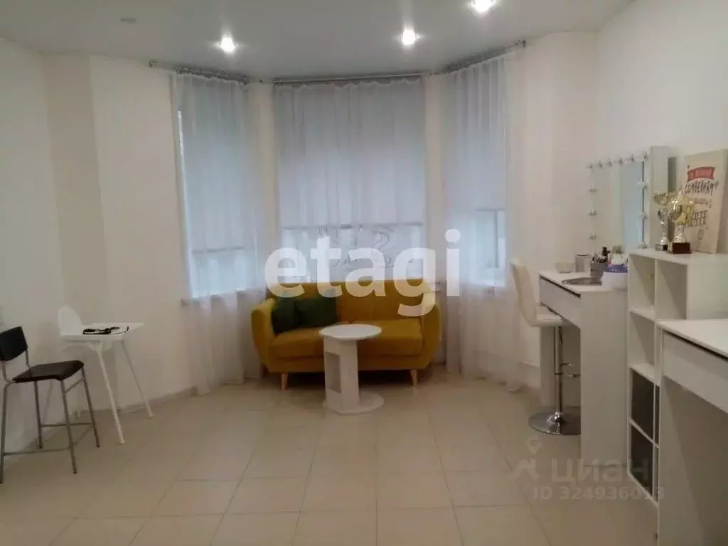 Помещение свободного назначения в Красноярский край, Красноярск ул. ... - Фото 1