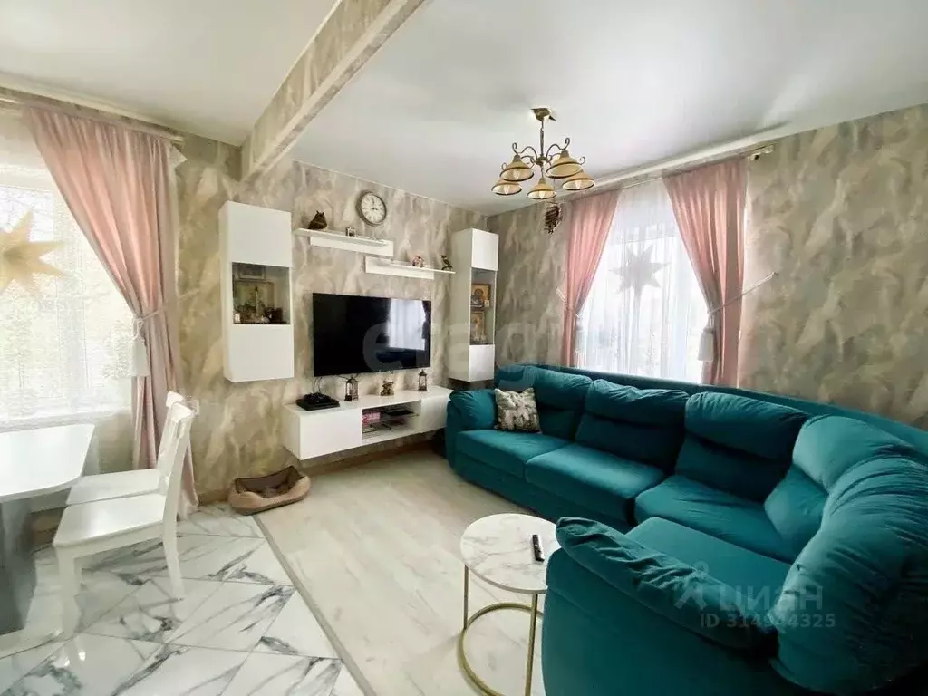 3-к кв. Псковская область, Печоры Сельская ул., 1 (64.5 м) - Фото 0