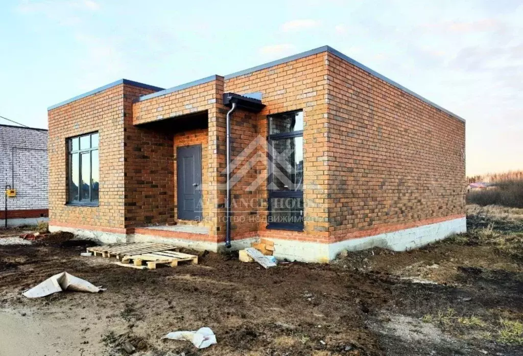 Дом в Татарстан, Лаишевский район, Никольское с/пос, с. Сапуголи, ... - Фото 1