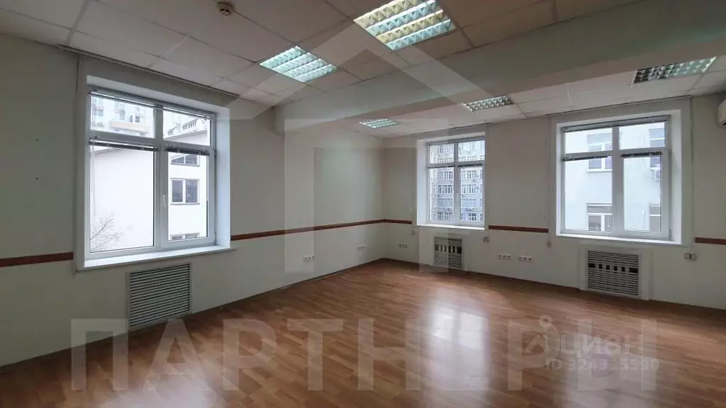 Офис в Краснодарский край, Краснодар Красная ул., 182 (97 м) - Фото 1