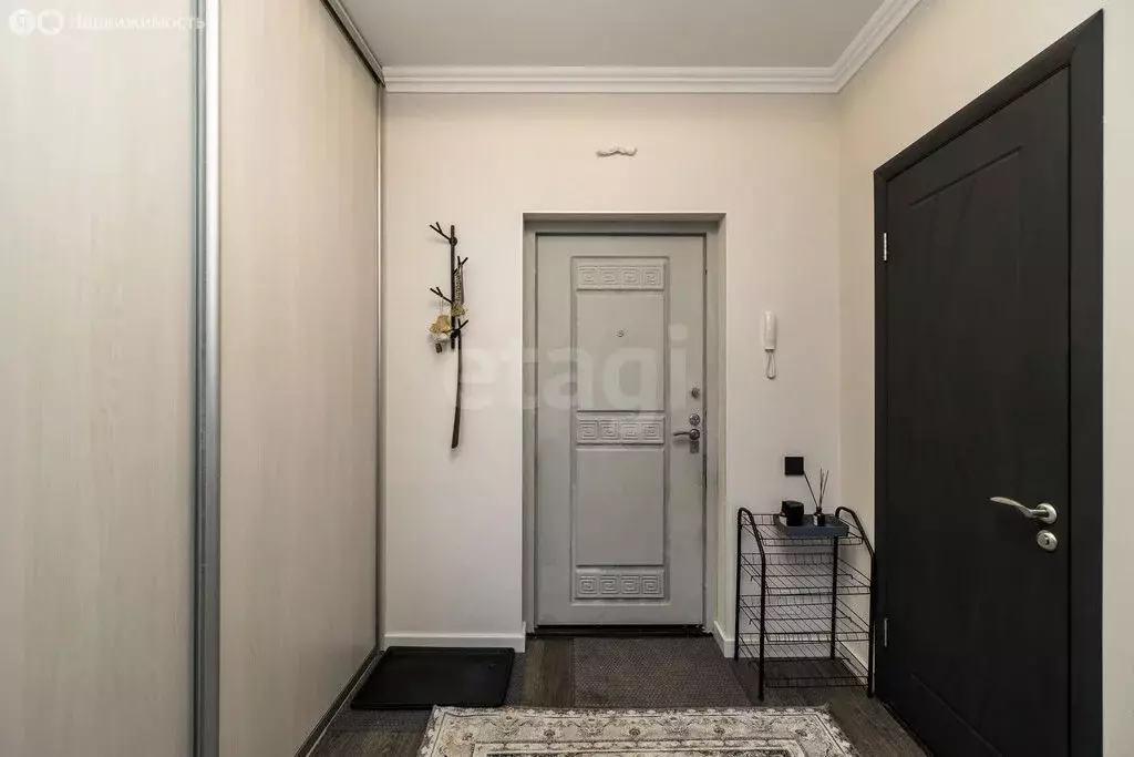 1-комнатная квартира: Тюмень, улица Николая Зелинского, 1 (43.1 м) - Фото 2