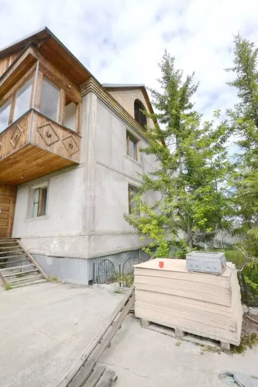 Дом в Саха (Якутия), Якутск ул. Тэкки Одулока, 8/8 (165 м) - Фото 1