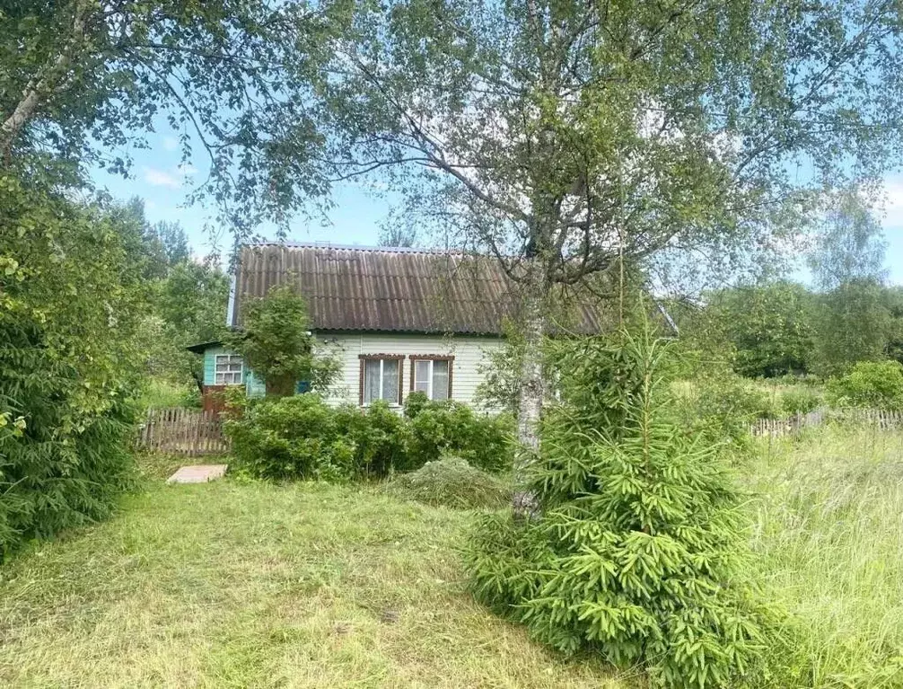 Дом в Новгородская область, Шимский район, Уторгош ж/д_ст ул. ... - Фото 0
