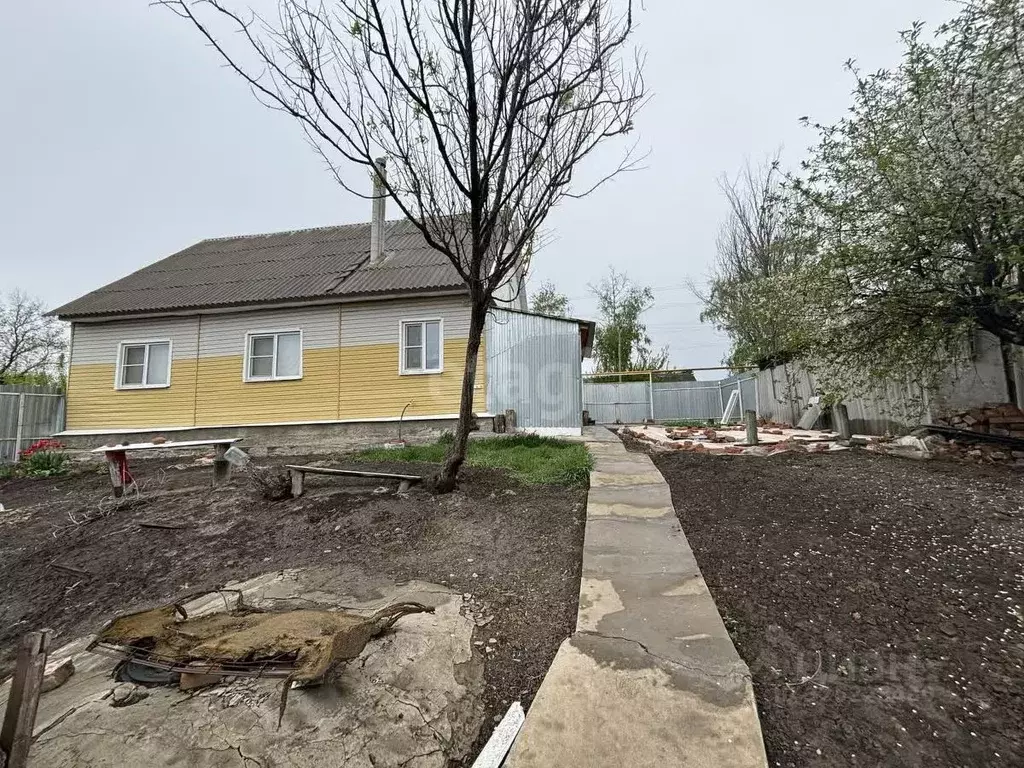 Дом в Воронежская область, Лискинский район, Тресоруковское с/пос, с. ... - Фото 1